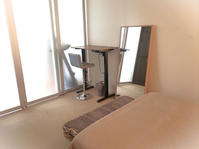 Building Photo - Overlook Neighborhood Condo!