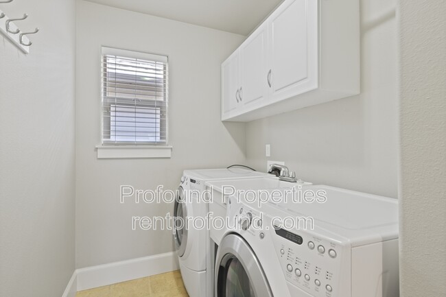 Building Photo - 11317 NW Odeon Ln