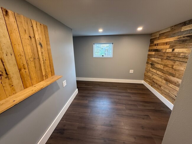 Building Photo - 860 Church St