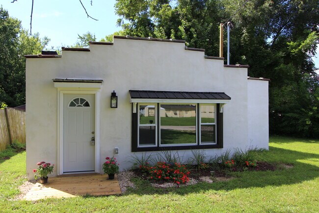 Building Photo - 103 Atwood Ave