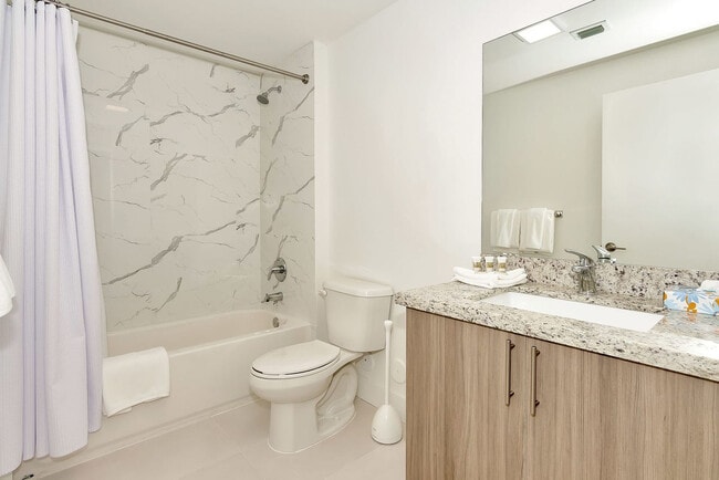 Building Photo - 1710 SW 27th Ave