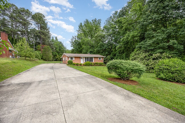 Building Photo - 3900 Sedgegrove Rd