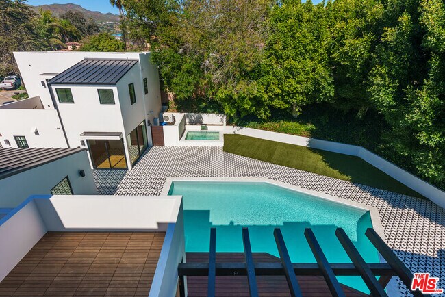 Building Photo - 382 Aderno Way