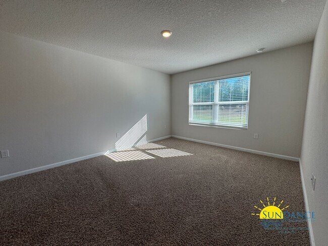 Building Photo - Beautiful 4 Bedroom Home in South Crestview!