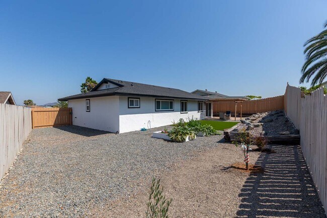 Building Photo - 12365 Horado Rd