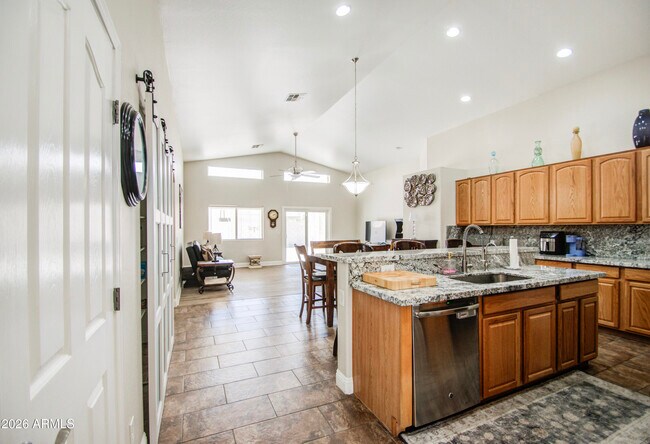 Building Photo - 43205 Roth Rd