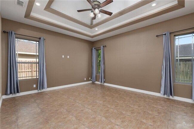 Building Photo - 1320 Manzano Ln