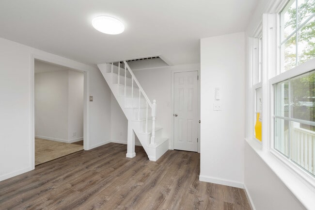 Building Photo - 60 Ellison Rd