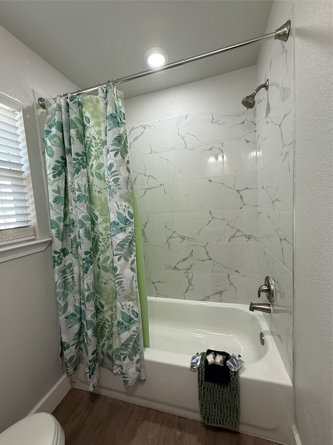 Building Photo - 3610 Newton Dr