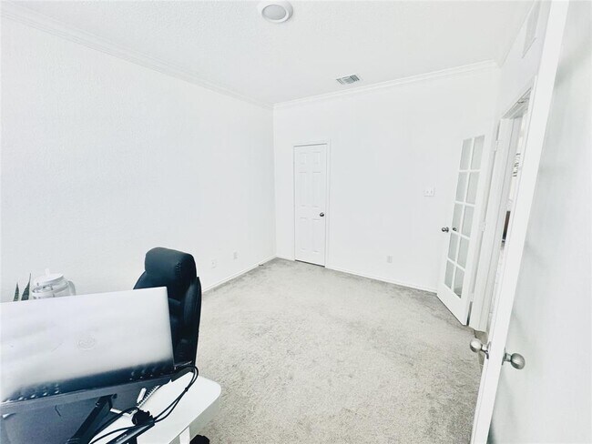 Building Photo - 1601 Holly Lk Dr