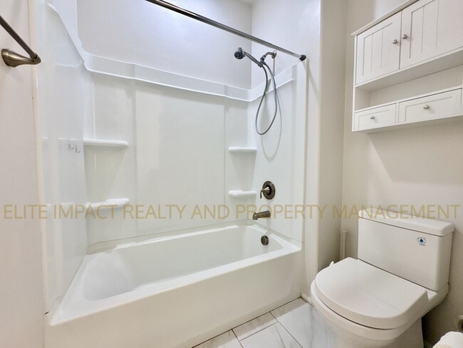 Building Photo - 9731 E Lynx Lk Trl