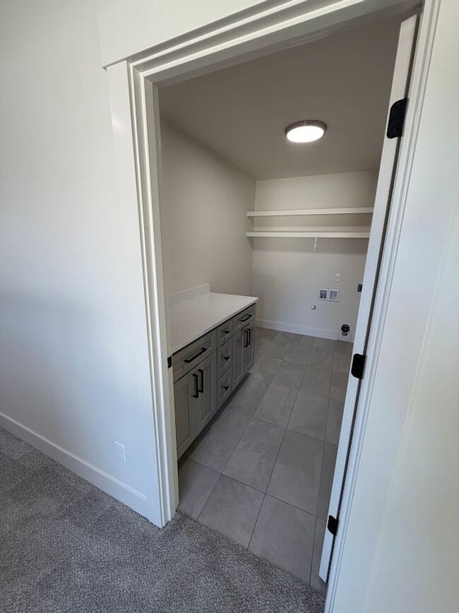 Building Photo - Elvira Place