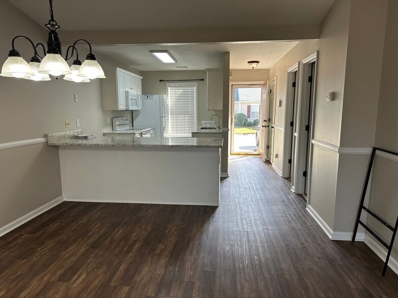 Building Photo - 403 Regency Park Drive