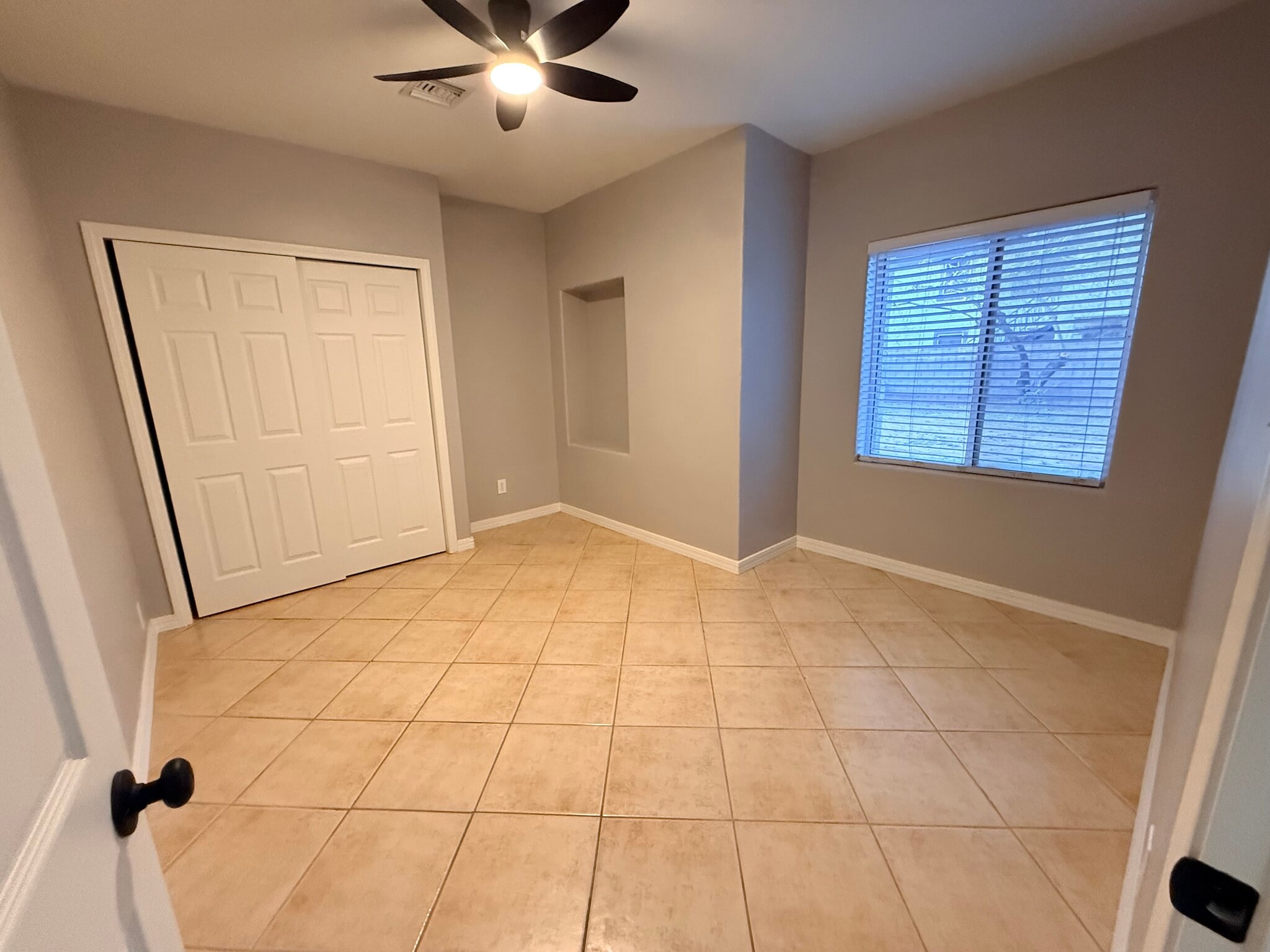 Bedroom 3 - 402 E 1st St