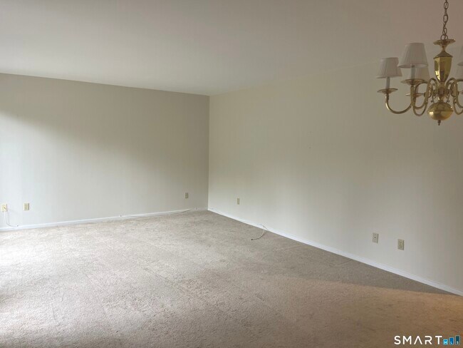 Building Photo - 451 Heritage Vlg