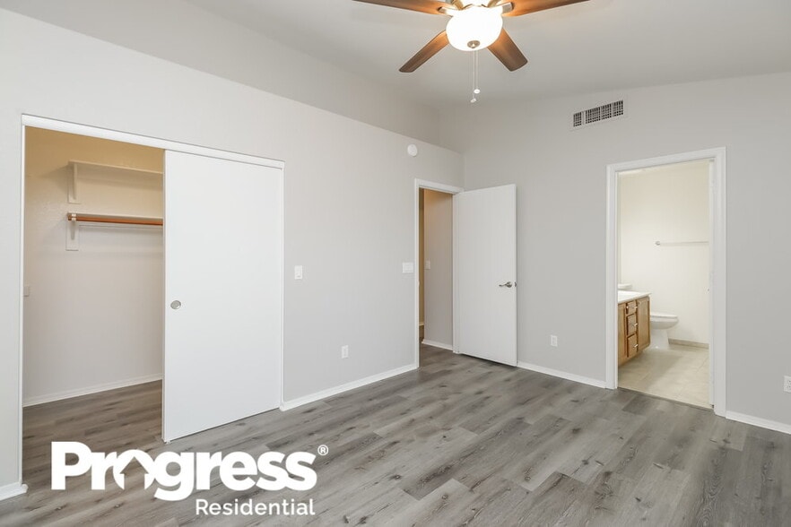 Building Photo - 814 N Sailors Way