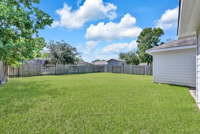 Building Photo - 2214 Shady Tree Ln