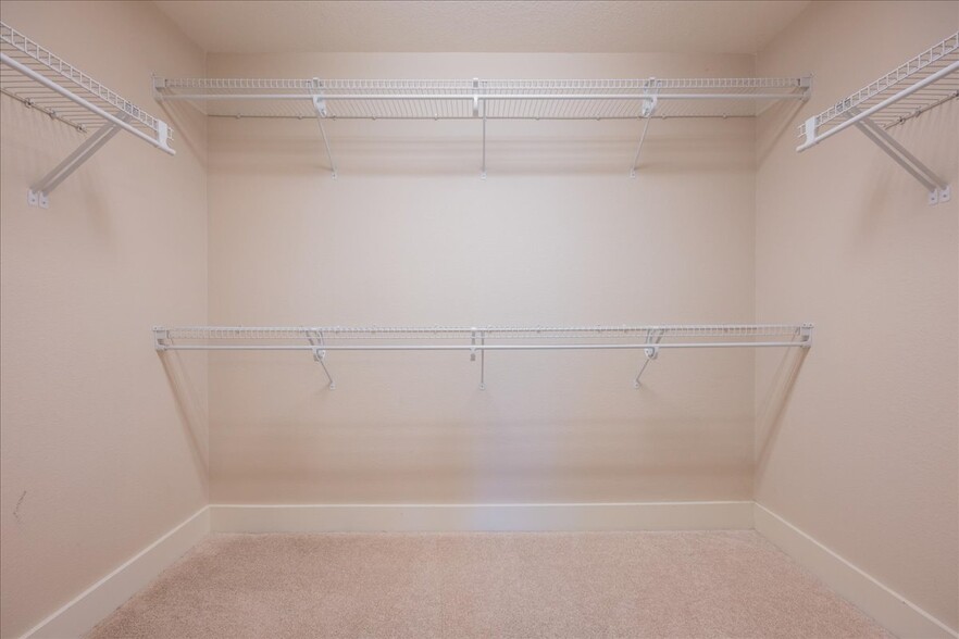 Primary Walk-In Closet - 5604 Balmorhea Dr