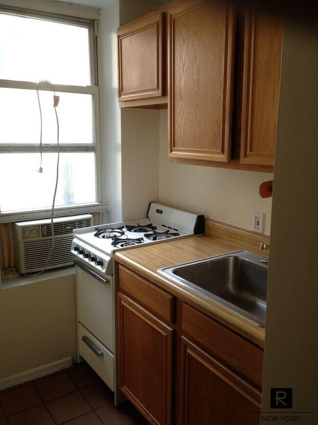 Building Photo - 303 East 46th Street