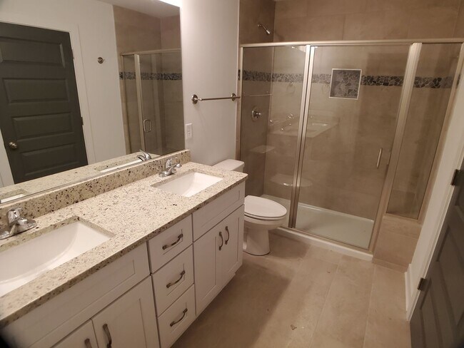 Building Photo - Desirable 3-bedroom, 2 1/2 bathroom townhome