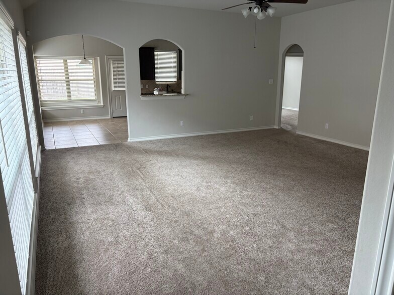 Building Photo - 3634 Diamond Creek Dr