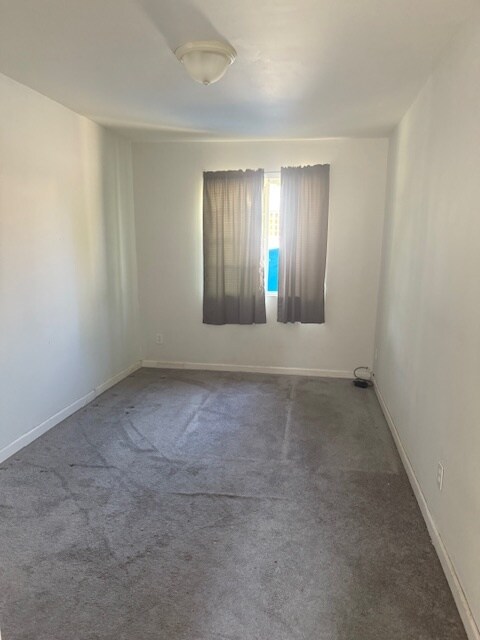 Bedroom - 3320 E Green St