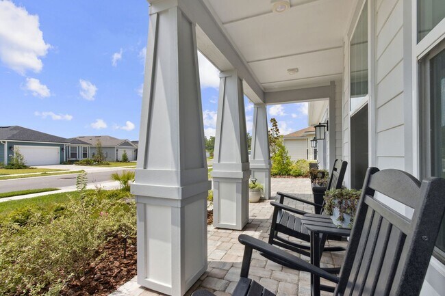 Building Photo - Discover the Ideal 55+ Lifestyle in Your N...