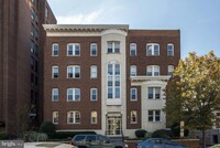 Building Photo - Spacious and Bright 2BR 2BA in DC Perfect ...