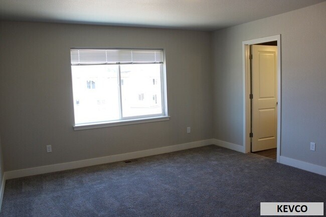 Building Photo - Gorgeous House in Dry Creek Neighborhood!