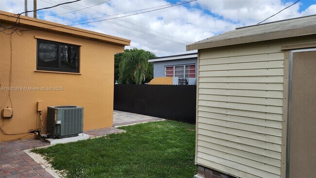 Building Photo - 8010 SW 16th St