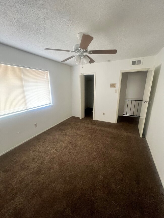 Building Photo - 5670 Birchmont Dr