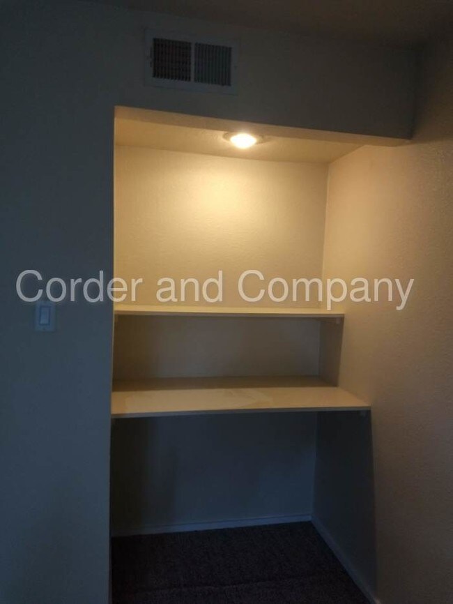 Building Photo - Available Now ! At The Pointe Condominiums