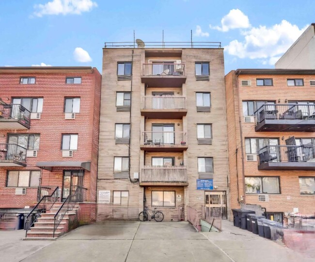 Primary Photo - 75-58-75113 113th St