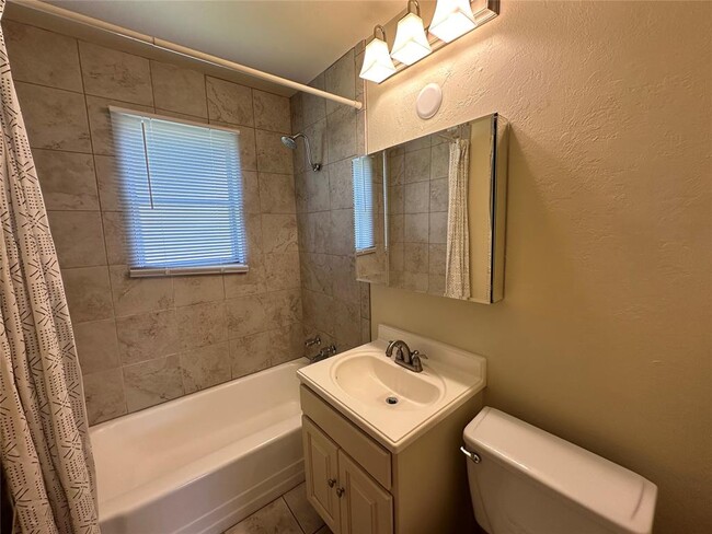 Building Photo - 500 Stinson St