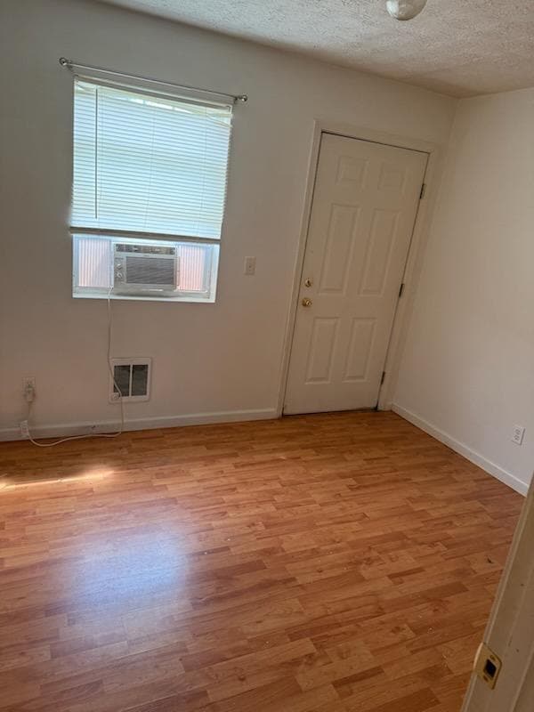 Building Photo - 423 River Park Dr