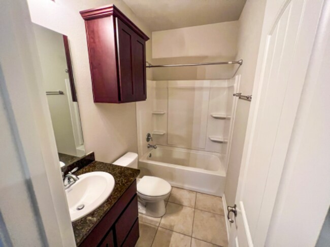 Building Photo - 524 Cautillion Dr