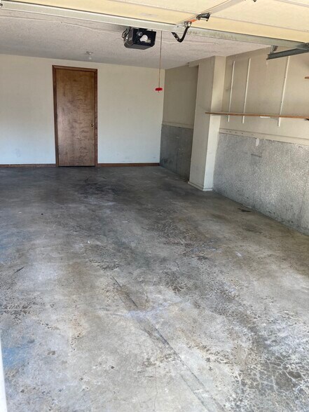 Building Photo - 8208 Spring Valley Rd