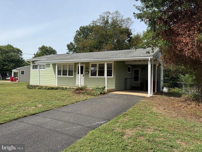 Building Photo - 604 Sylvan Rd