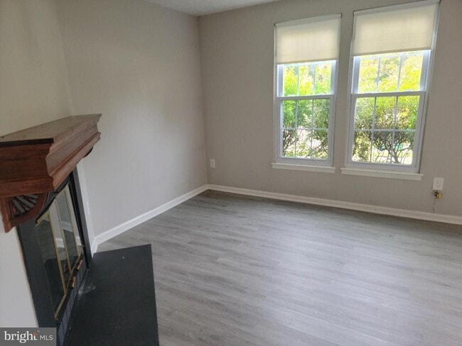 Building Photo - 7475 Lone Star Rd