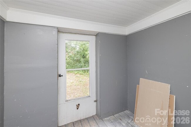 Building Photo - 629 Colston St