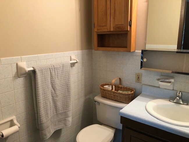 Building Photo - 3BR/3BA View of Melton Hill Lake in private community