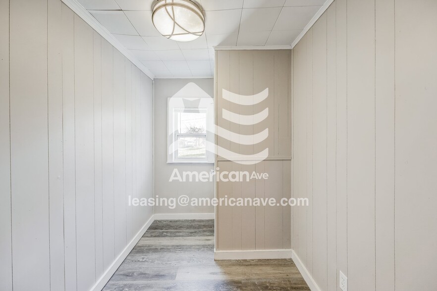 Building Photo - 130 Penneman Ave