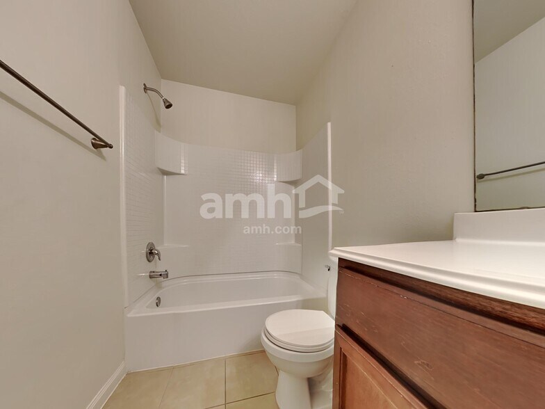 Building Photo - 21115 Baltic Rain Dr