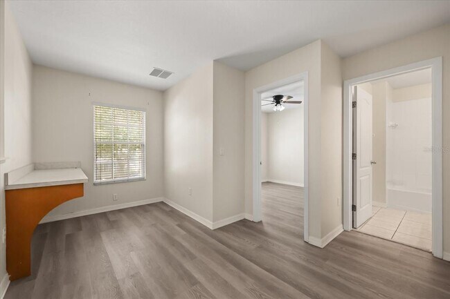 Building Photo - 628 Henley Cir