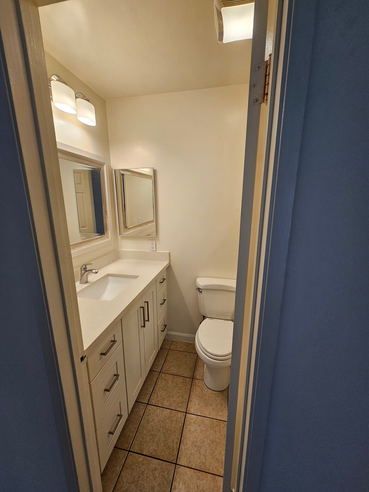 Building Photo - 7632 Amazon Dr