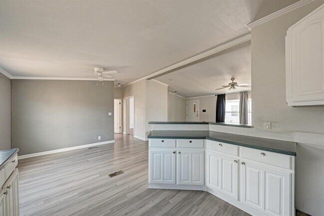 Building Photo - 120 Silver Peak Dr
