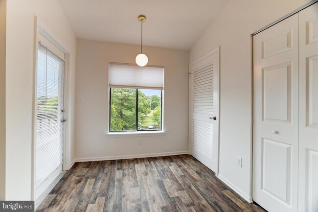 Building Photo - 9569 Coggs Bill Dr