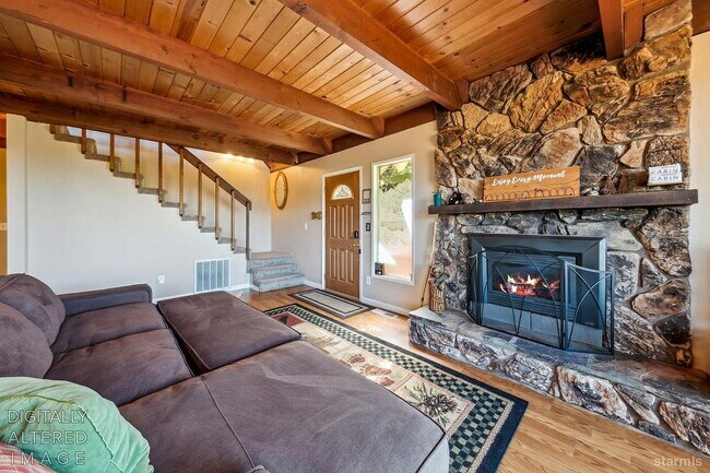 Building Photo - Single Family Home For Rent