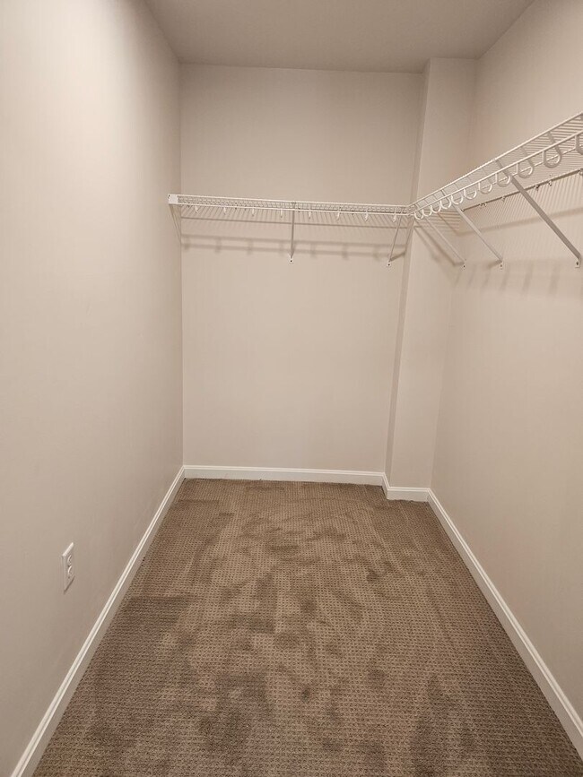 Building Photo - 177 Autumn Pond Way