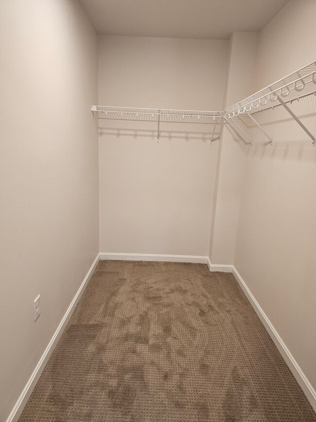 Building Photo - Limited Time Offer:  1st Month Rent Free with new 2 Bedroom Lease: Corner 2 Bedroom/ 2 Bathroom A...